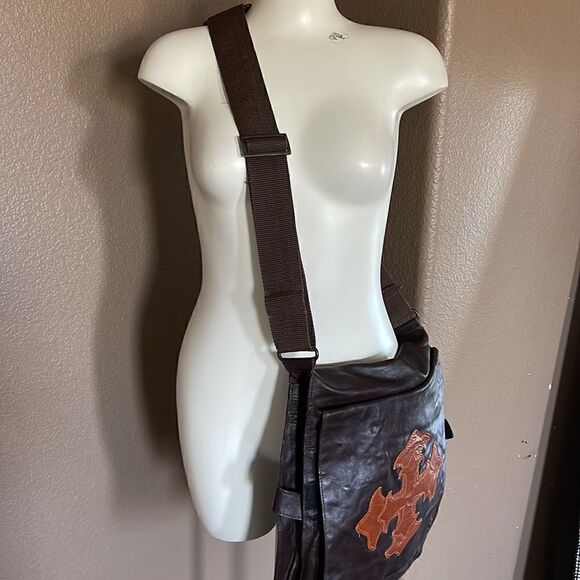 Brown leather crossbody messenger bag with orange cross - Picture 12 of 13